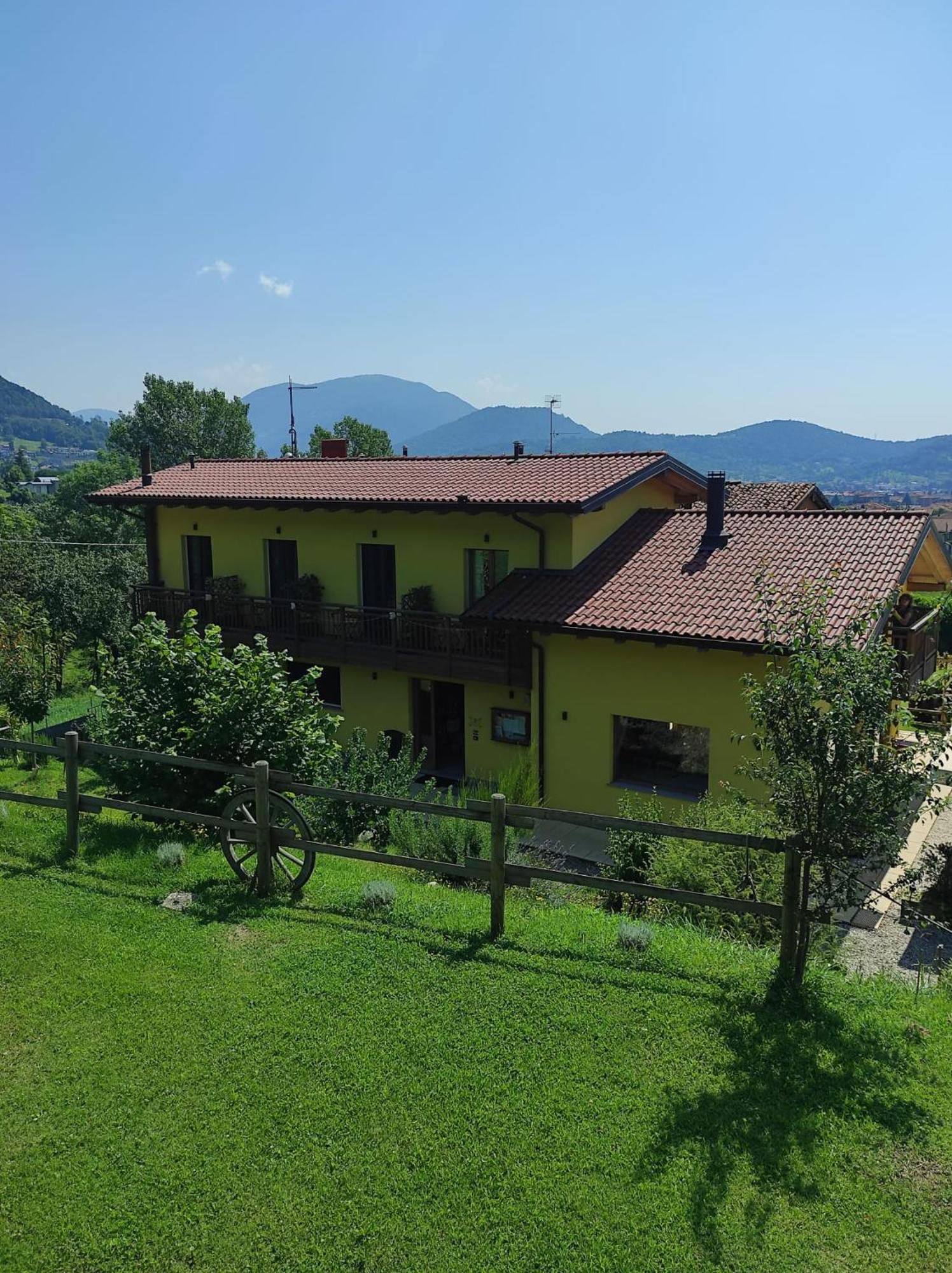Agriturismo La Soglia Del Parco Ranica Kültér fotó